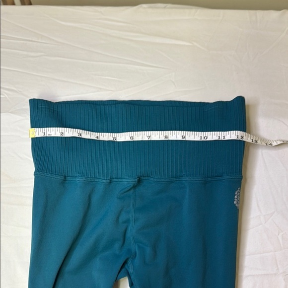 Blue High-Waist Textured Leggings - Picture 7 of 9